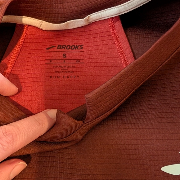 Brooks Cropped Sweatshirt in Maroon - Picture 3 of 6